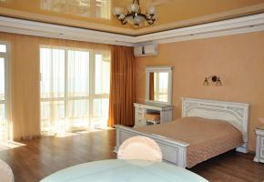 Апартаменты у пляжа с видом на море