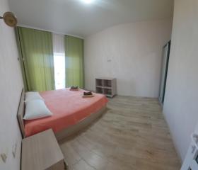 Апартаменты 2-комнатные (спальня+кухня-гостиная)