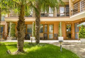 Отель Малибу