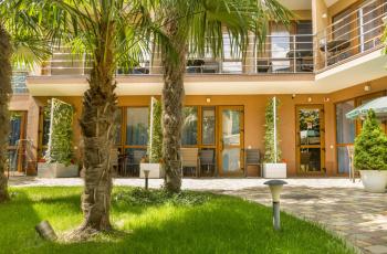 Отель Малибу