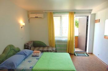 Апартамент «Мята» – уютное жилье в виноградном украшении на 2 этаже