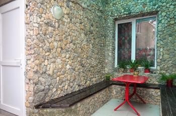 Дом до 5 человек с отдельным двором