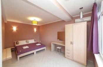 Люкс 2 местный с балконом и видом на море (2 этаж)