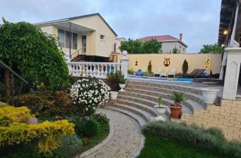 Коттедж 6-местный с собственным бассейном