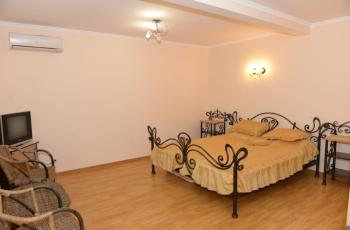 3-комнатный, с площадкой для отдыха