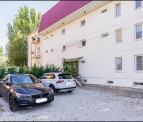 Отель Белый