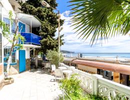 Гоcтевoй дoм Дворик у Причала