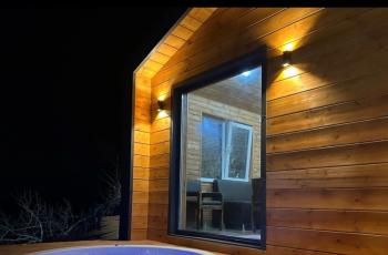 Вип коттедж с сауной и джакузи 2-местный