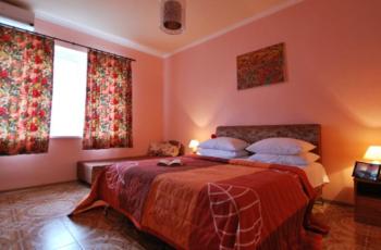 Двухкомнатный семейный  с кухней 3