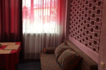 Красный 4-местный