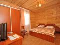 2-комнатный деревянный коттедж с верандой
