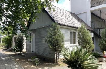 Домик 2-комнатный 4-местный с кухней (1 категория)