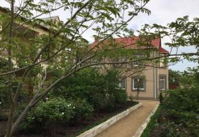 Частный дворик Ярёмушки